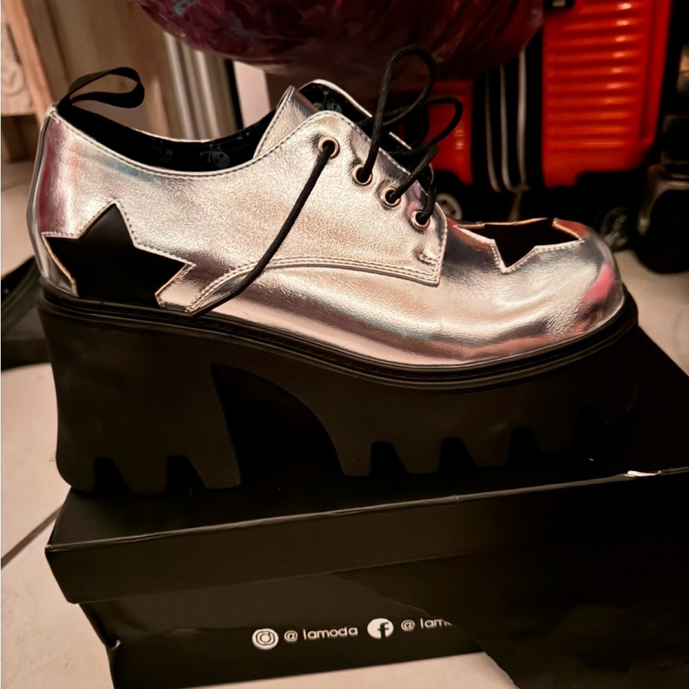 Platform shoes